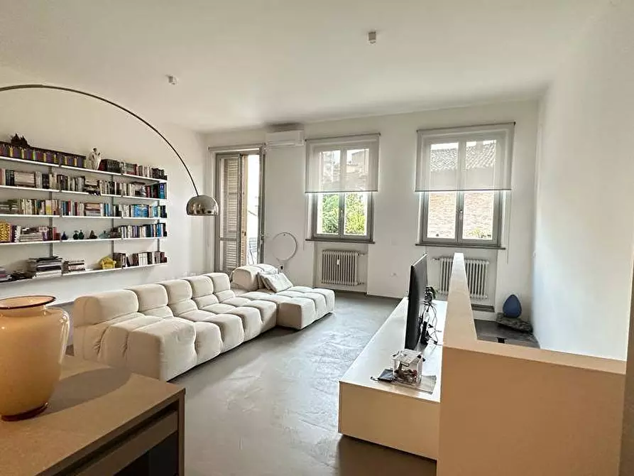 Immagine 2 di Appartamento in vendita  a Mantova