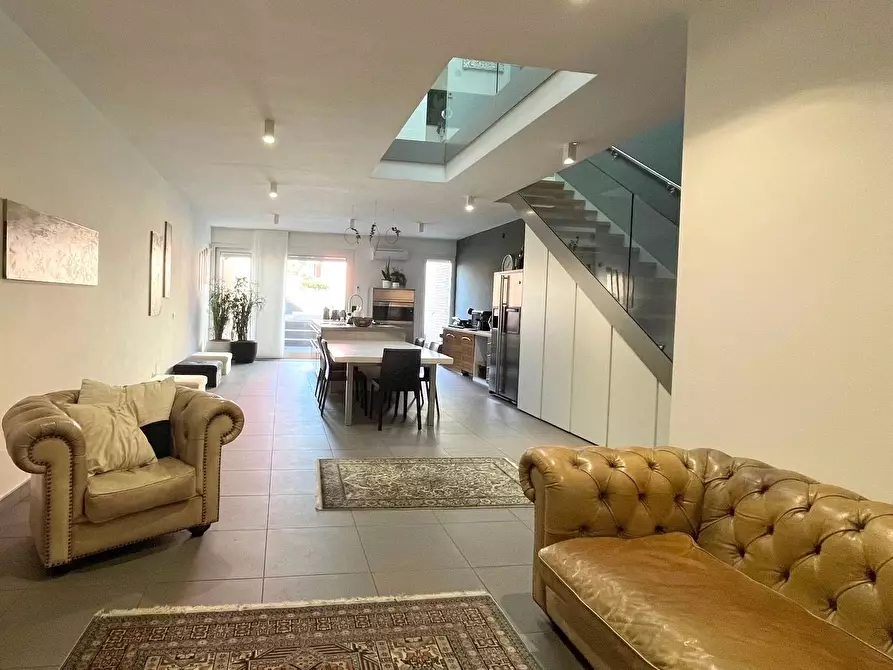 Immagine 15 di Villa in vendita  a Mantova