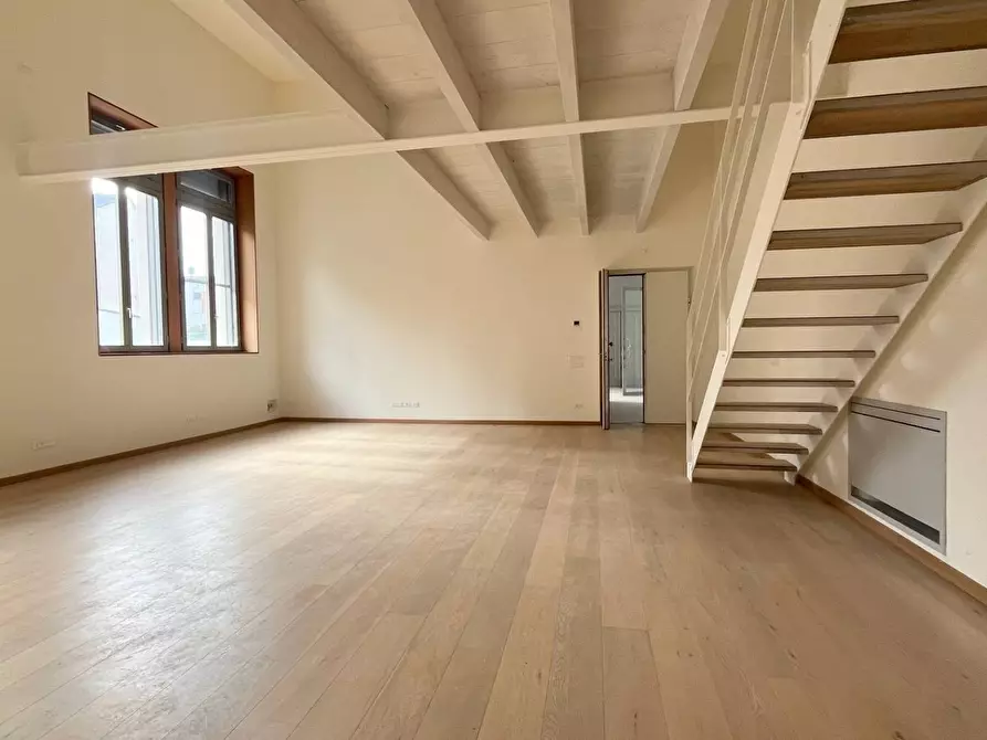 Immagine 2 di Appartamento in vendita  a Mantova