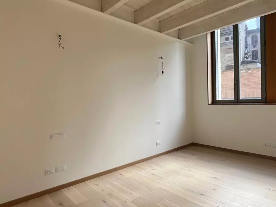 Immagine 9 di Appartamento in vendita  a Mantova