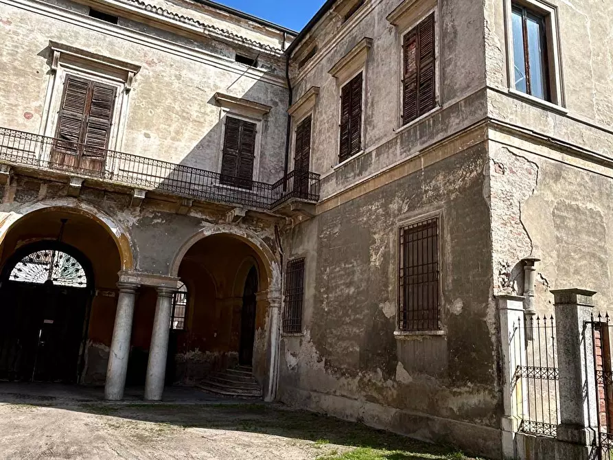 Immagine 12 di Appartamento in vendita  a Mantova