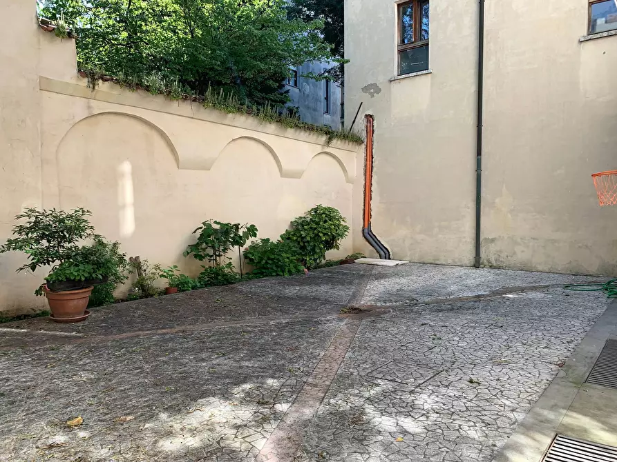 Immagine 28 di Casa indipendente in vendita  a Mantova