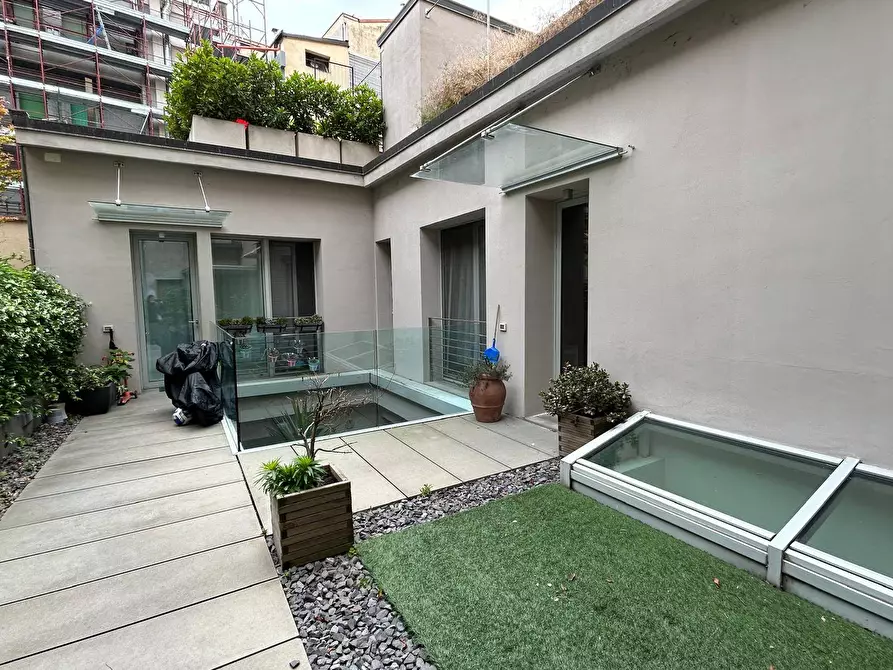 Immagine 2 di Appartamento in vendita  a Mantova