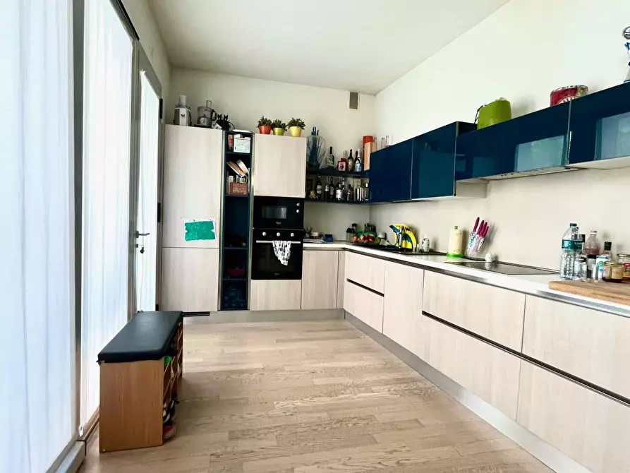 Immagine 10 di Appartamento in vendita  a Mantova