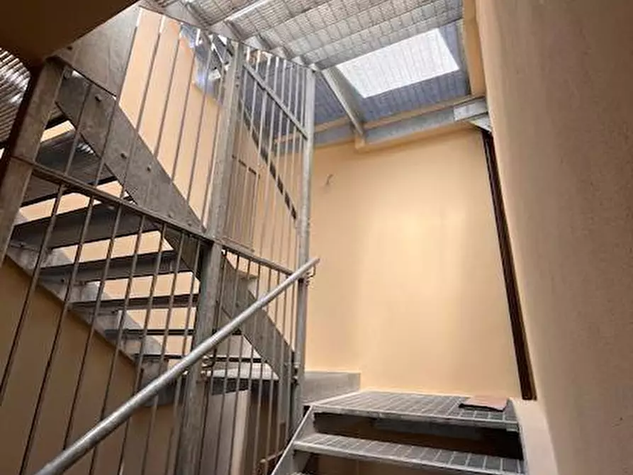 Immagine 2 di Appartamento in vendita  a Mantova