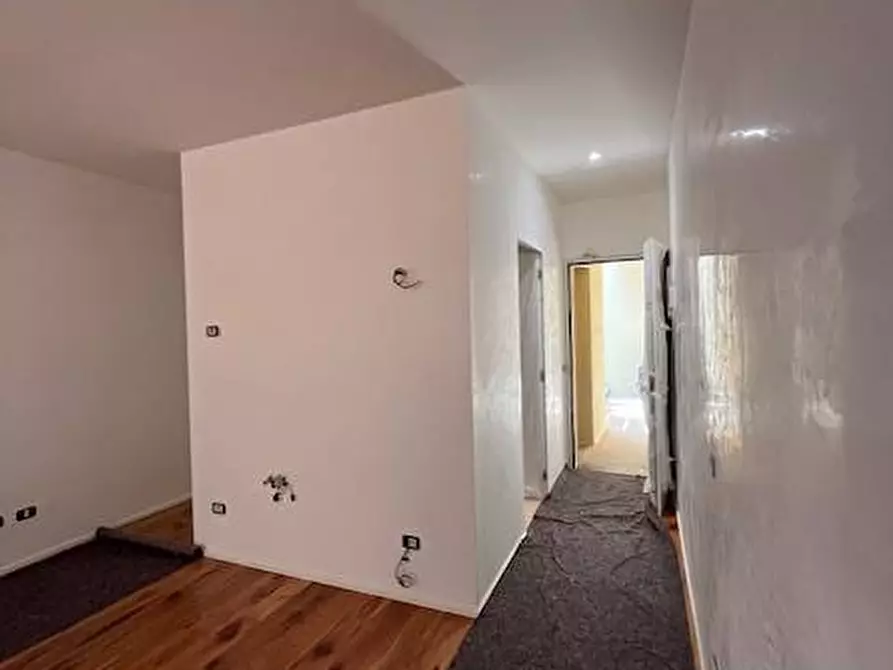 Immagine 9 di Appartamento in vendita  a Mantova