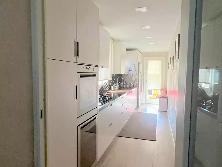 Immagine 11 di Appartamento in vendita  a Mantova