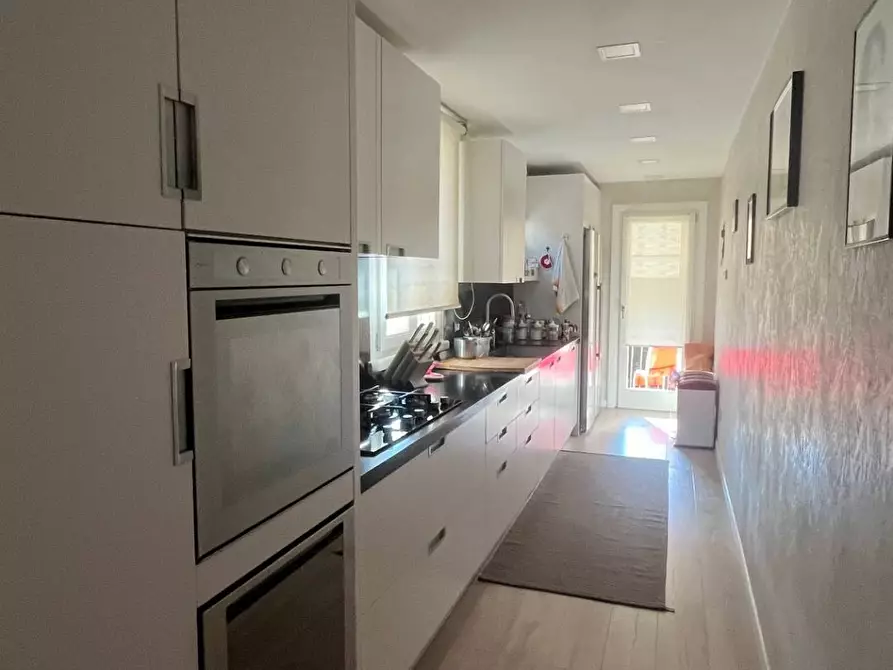 Immagine 12 di Appartamento in vendita  a Mantova