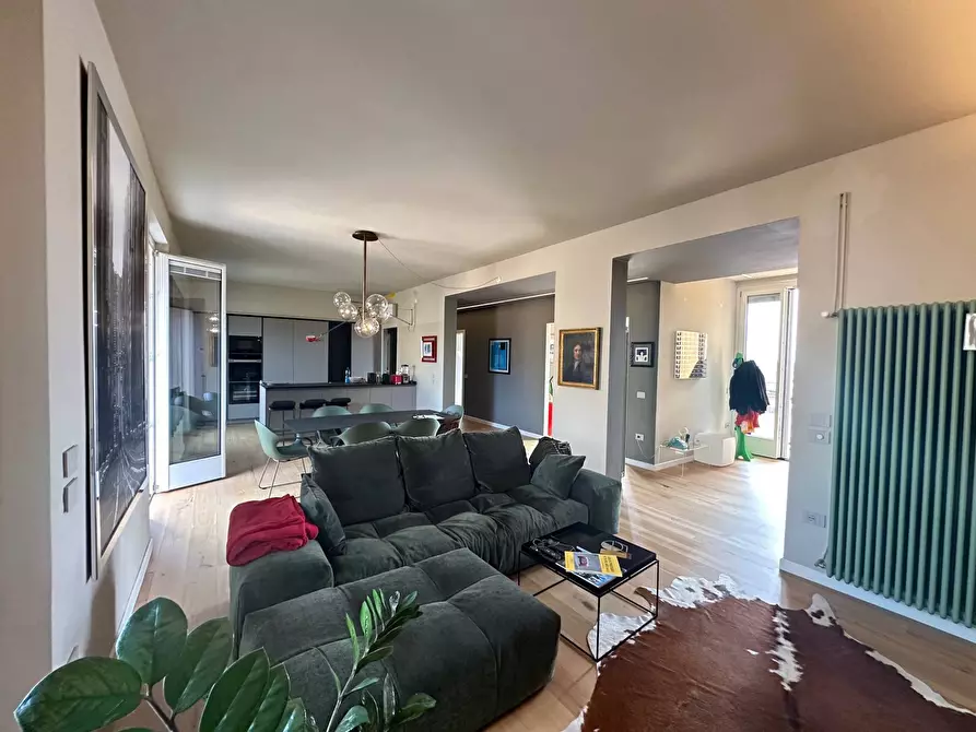 Immagine 2 di Appartamento in vendita  a Mantova