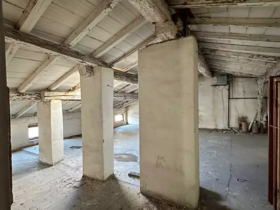 Immagine 21 di Casa indipendente in vendita  a Mantova