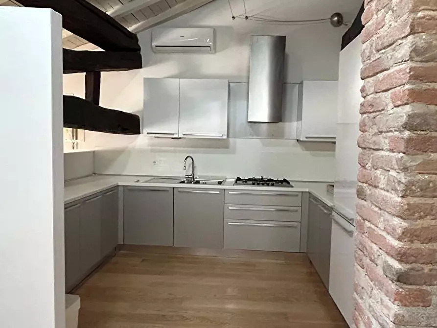 Immagine 9 di Appartamento in vendita  a Mantova