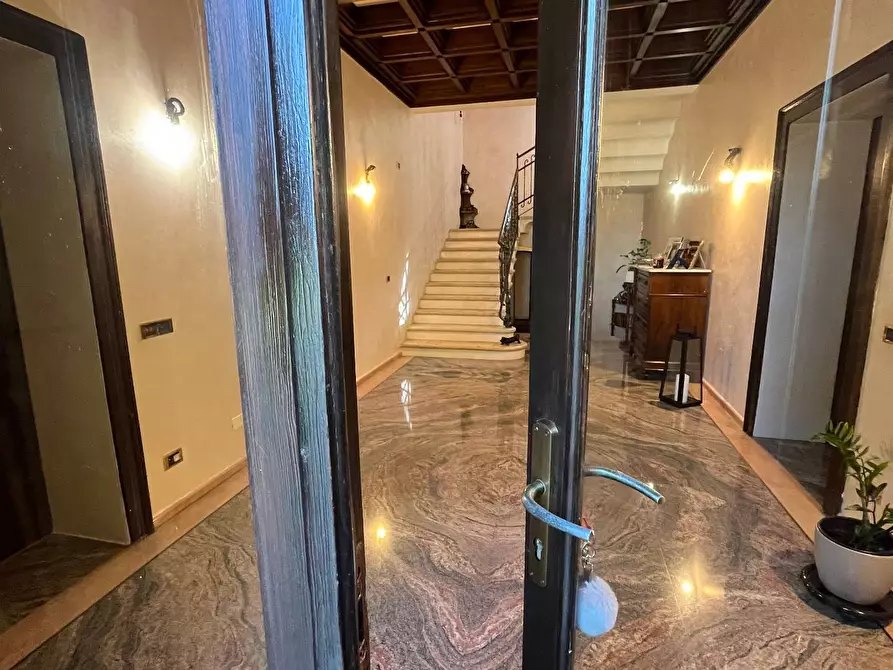 Immagine 35 di Casa indipendente in vendita  a Mantova