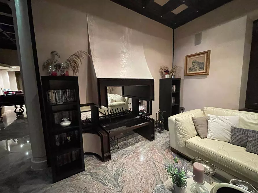 Immagine 53 di Casa indipendente in vendita  a Mantova