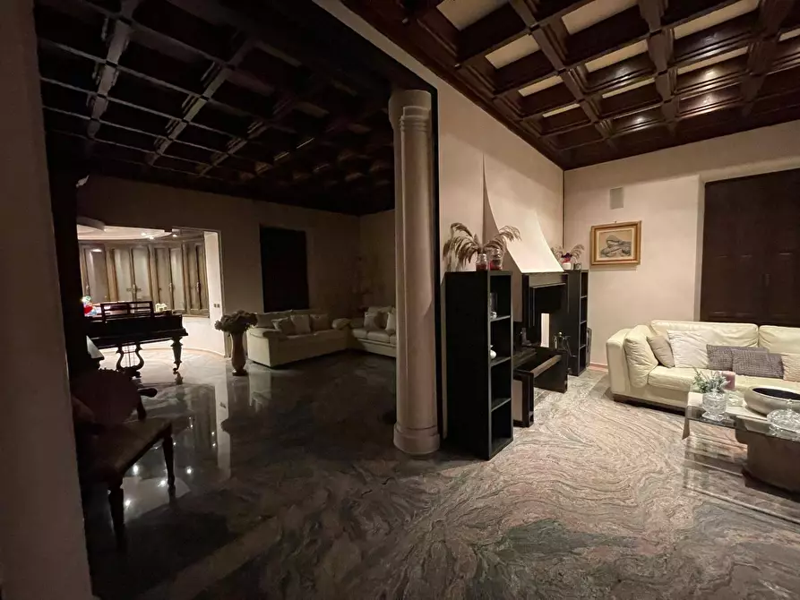 Immagine 58 di Casa indipendente in vendita  a Mantova