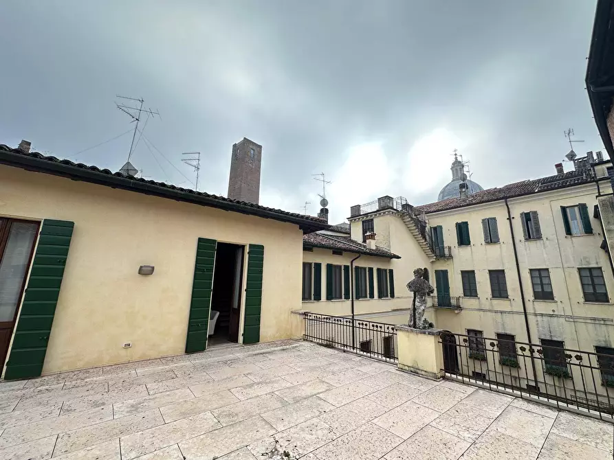 Immagine 9 di Appartamento in vendita  a Mantova