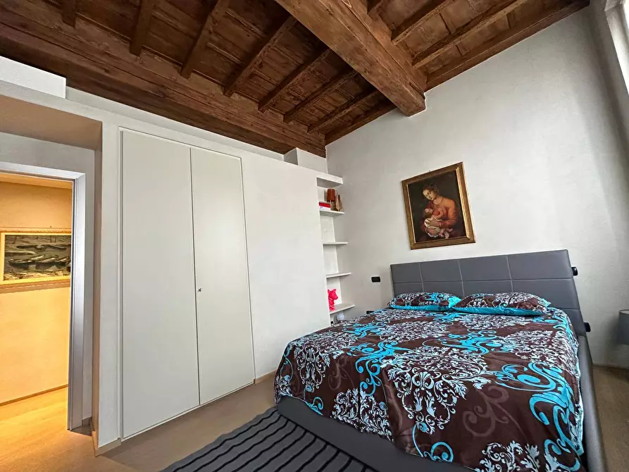 Immagine 11 di Appartamento in vendita  a Mantova