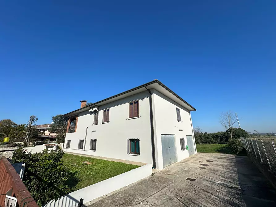 Immagine 11 di Villa in vendita  a Commessaggio