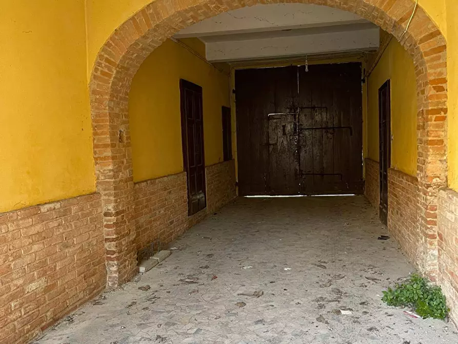 Immagine 3 di Casa indipendente in vendita  a Mantova