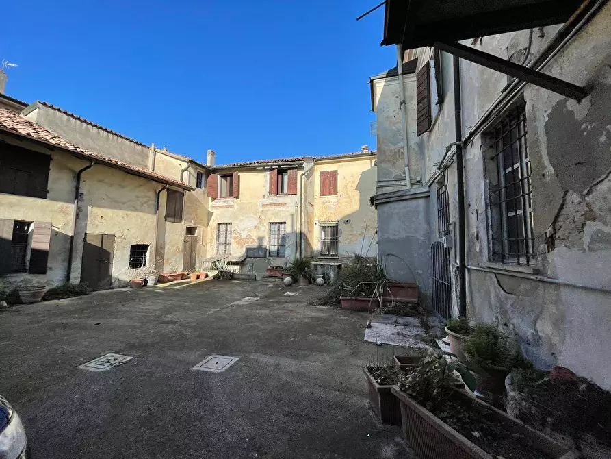 Immagine 20 di Casa indipendente in vendita  a Mantova