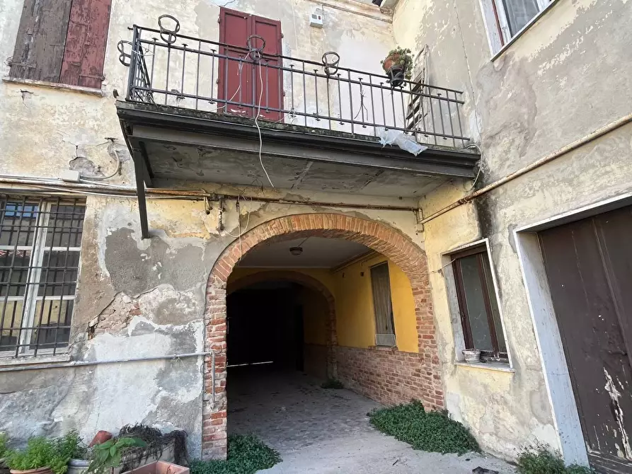 Immagine 21 di Casa indipendente in vendita  a Mantova