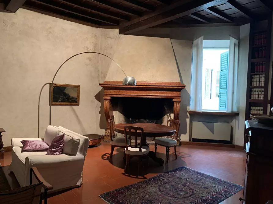 Immagine 1 di Casa indipendente in vendita  a Mantova