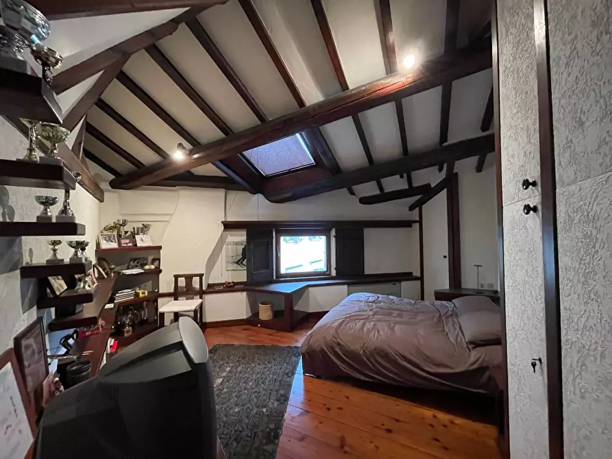 Immagine 17 di Casa indipendente in vendita  a Mantova