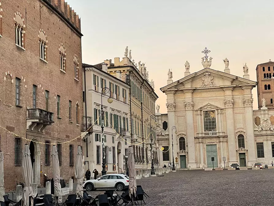 Immagine 14 di Appartamento in vendita  a Mantova
