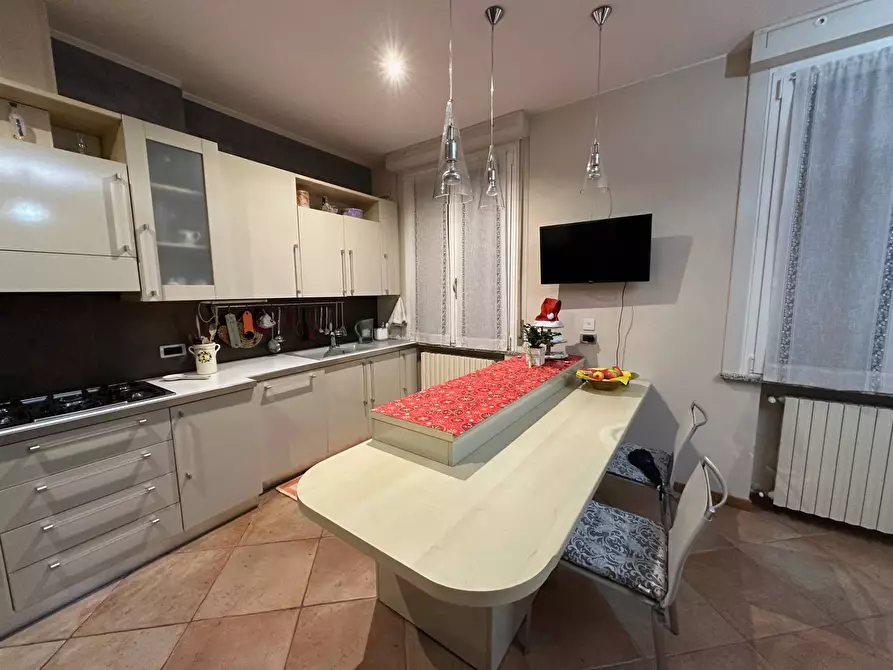 Immagine 15 di Appartamento in vendita  a Mantova