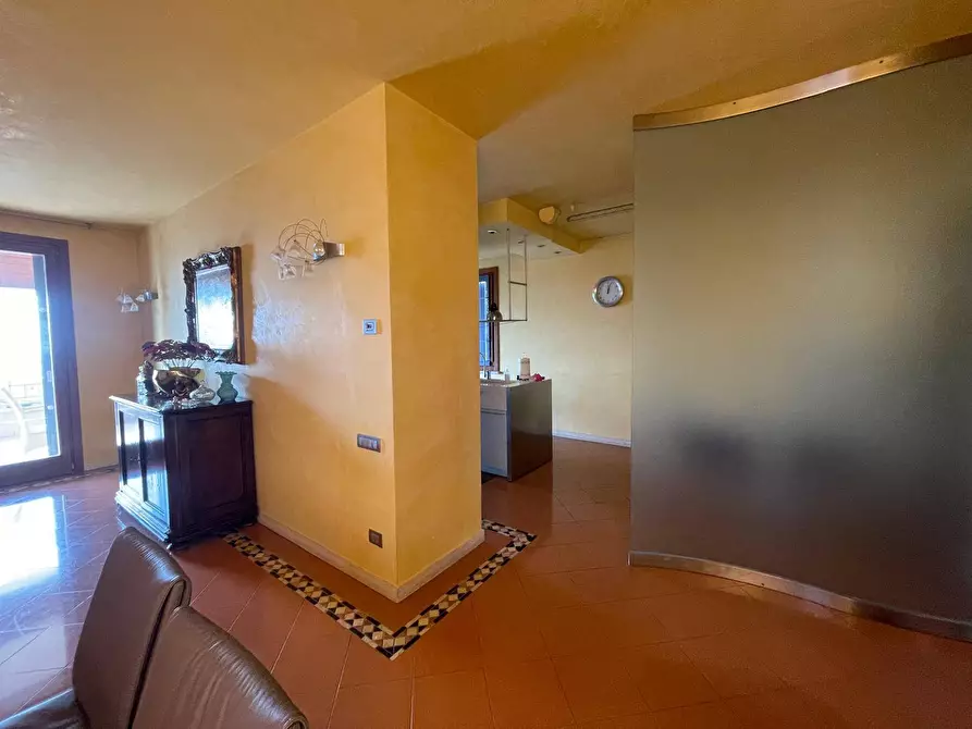 Immagine 18 di Villa in vendita  a Volta Mantovana