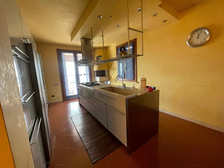 Immagine 16 di Villa in vendita  a Volta Mantovana