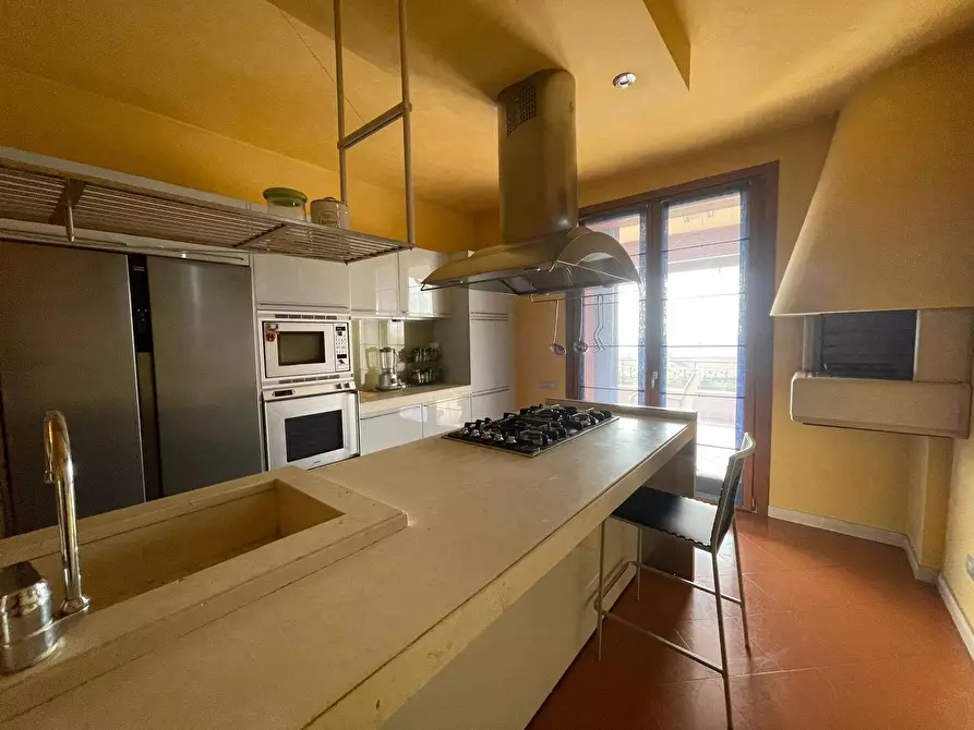Immagine 17 di Villa in vendita  a Volta Mantovana