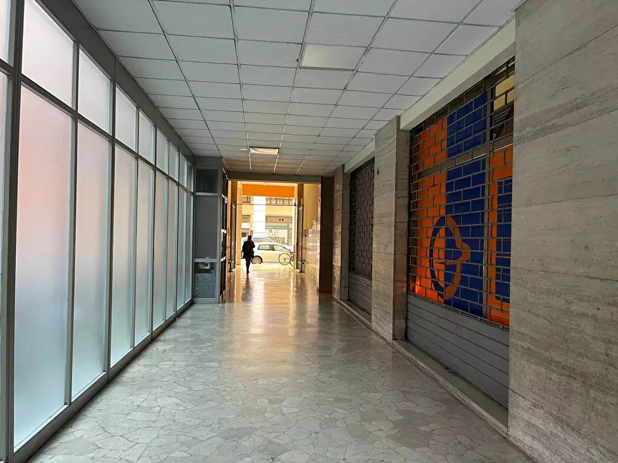 Immagine 2 di Appartamento in vendita  a Mantova