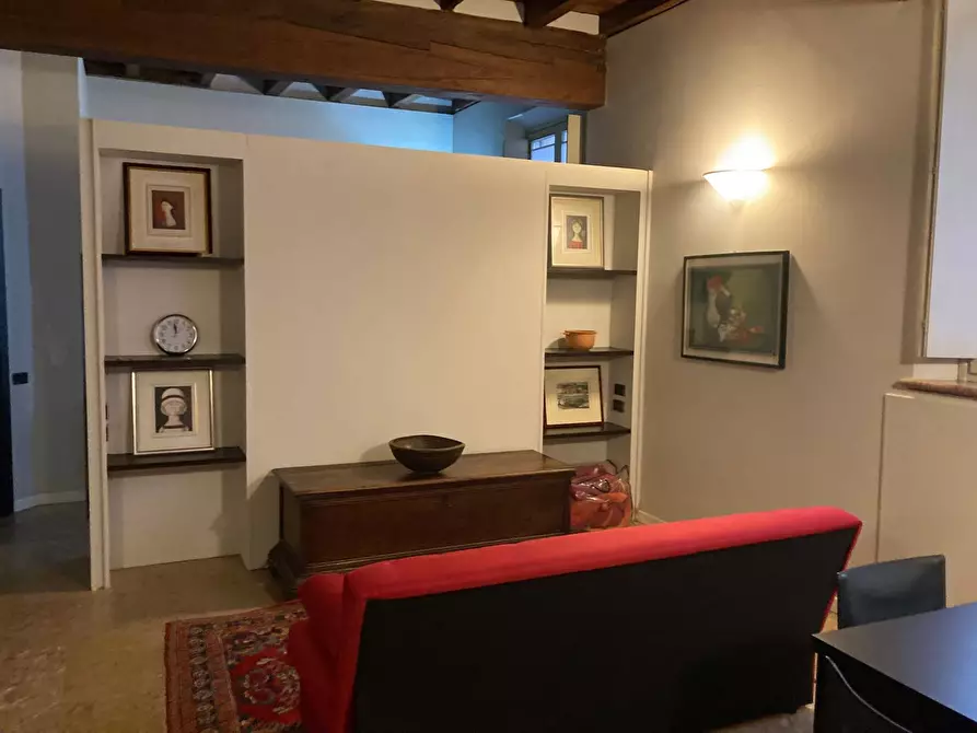 Immagine 2 di Appartamento in affitto  a Mantova