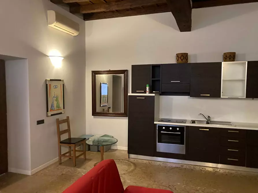 Immagine 7 di Appartamento in affitto  a Mantova