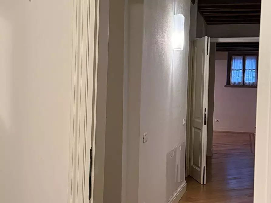 Immagine 9 di Appartamento in vendita  a Mantova