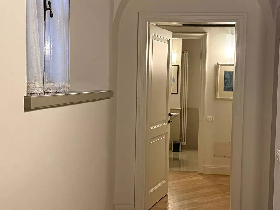 Immagine 8 di Appartamento in vendita  a Mantova