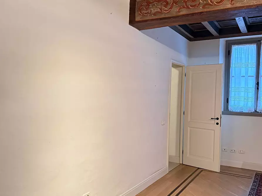 Immagine 6 di Appartamento in vendita  a Mantova