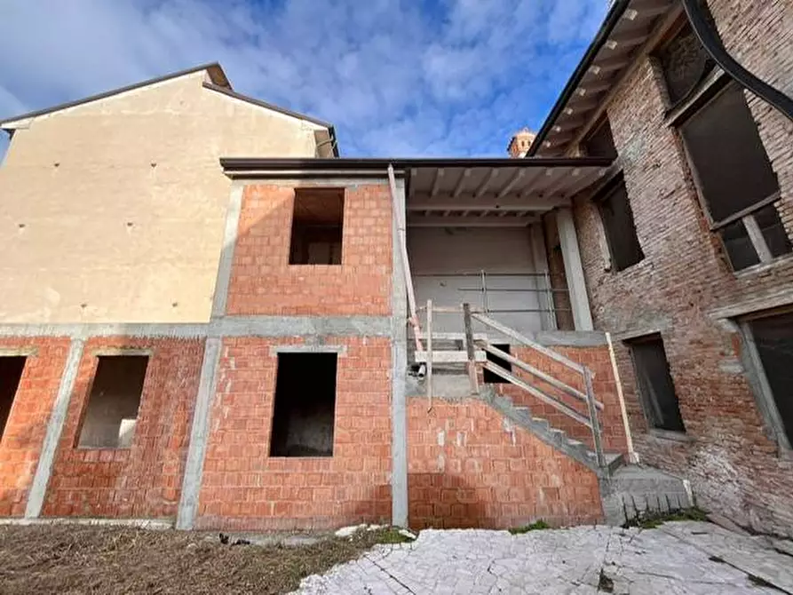 Immagine 7 di Casa indipendente in vendita  a Mantova