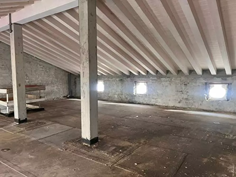 Immagine 16 di Casa indipendente in vendita  a Mantova