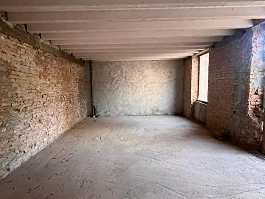 Immagine 11 di Casa indipendente in vendita  a Mantova