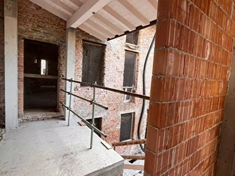 Immagine 8 di Casa indipendente in vendita  a Mantova