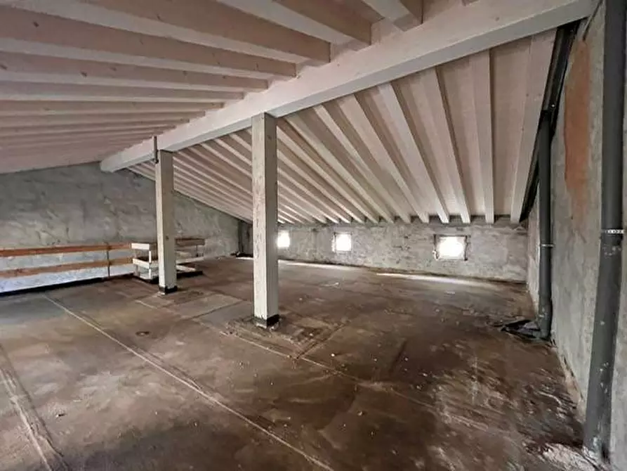 Immagine 18 di Casa indipendente in vendita  a Mantova