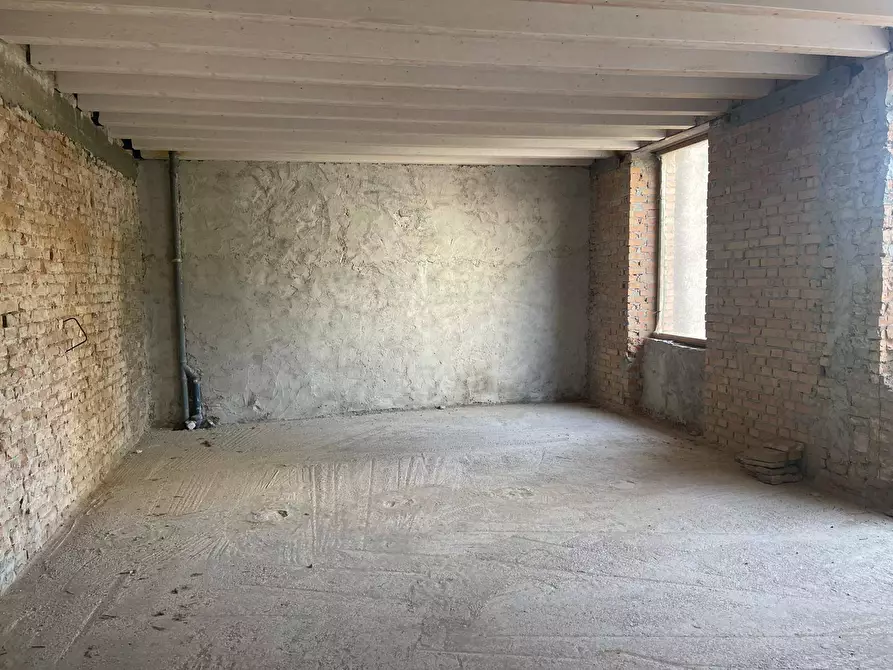 Immagine 10 di Casa indipendente in vendita  a Mantova