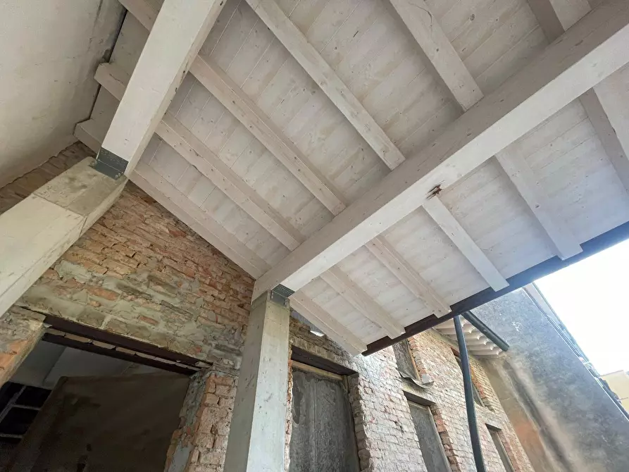 Immagine 17 di Casa indipendente in vendita  a Mantova