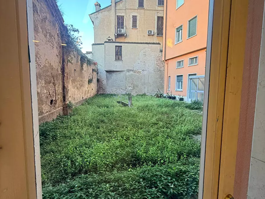 Immagine 11 di Appartamento in vendita  a Mantova