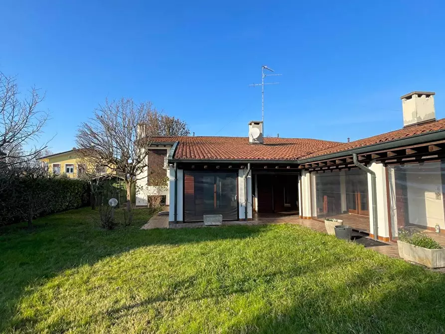 Immagine 1 di Villa in vendita  a Commessaggio
