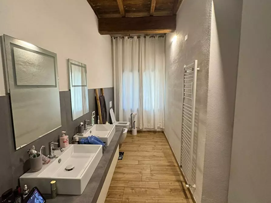 Immagine 11 di Casa indipendente in vendita  a Mantova