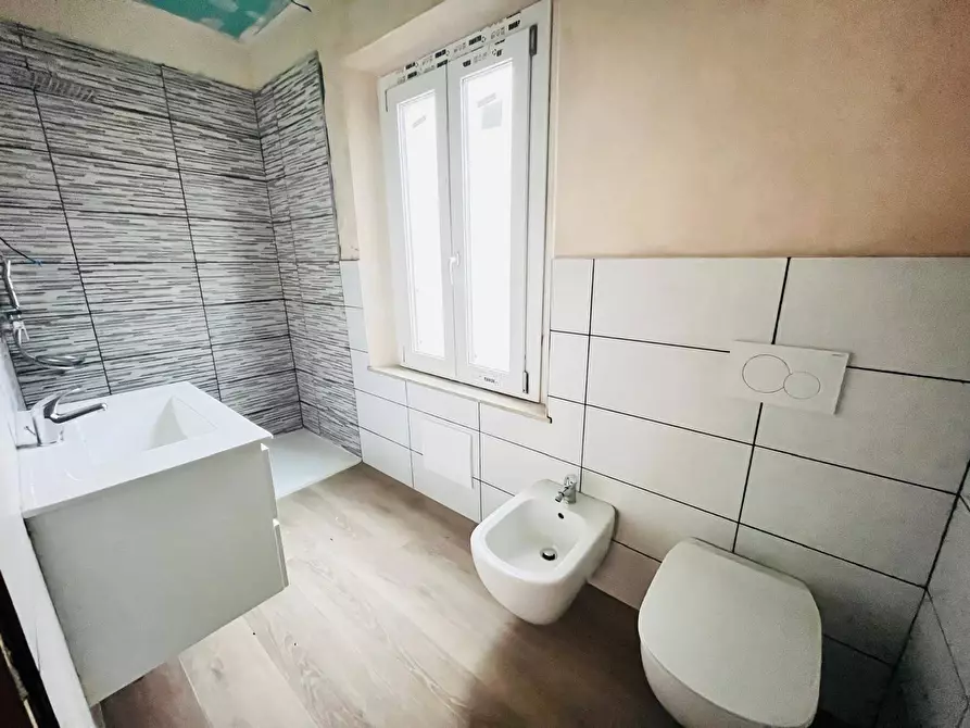 Immagine 9 di Appartamento in vendita  a Mantova