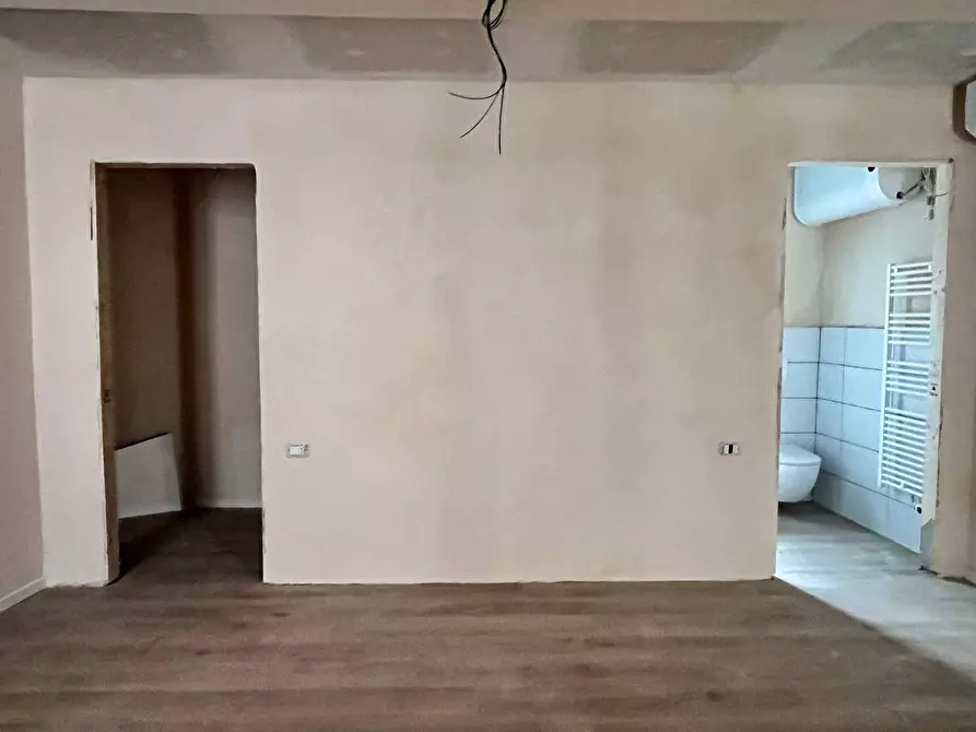 Immagine 8 di Appartamento in vendita  a Mantova