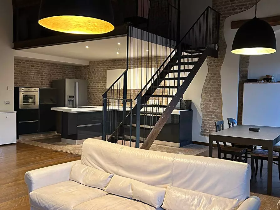 Immagine 8 di Appartamento in vendita  a Mantova